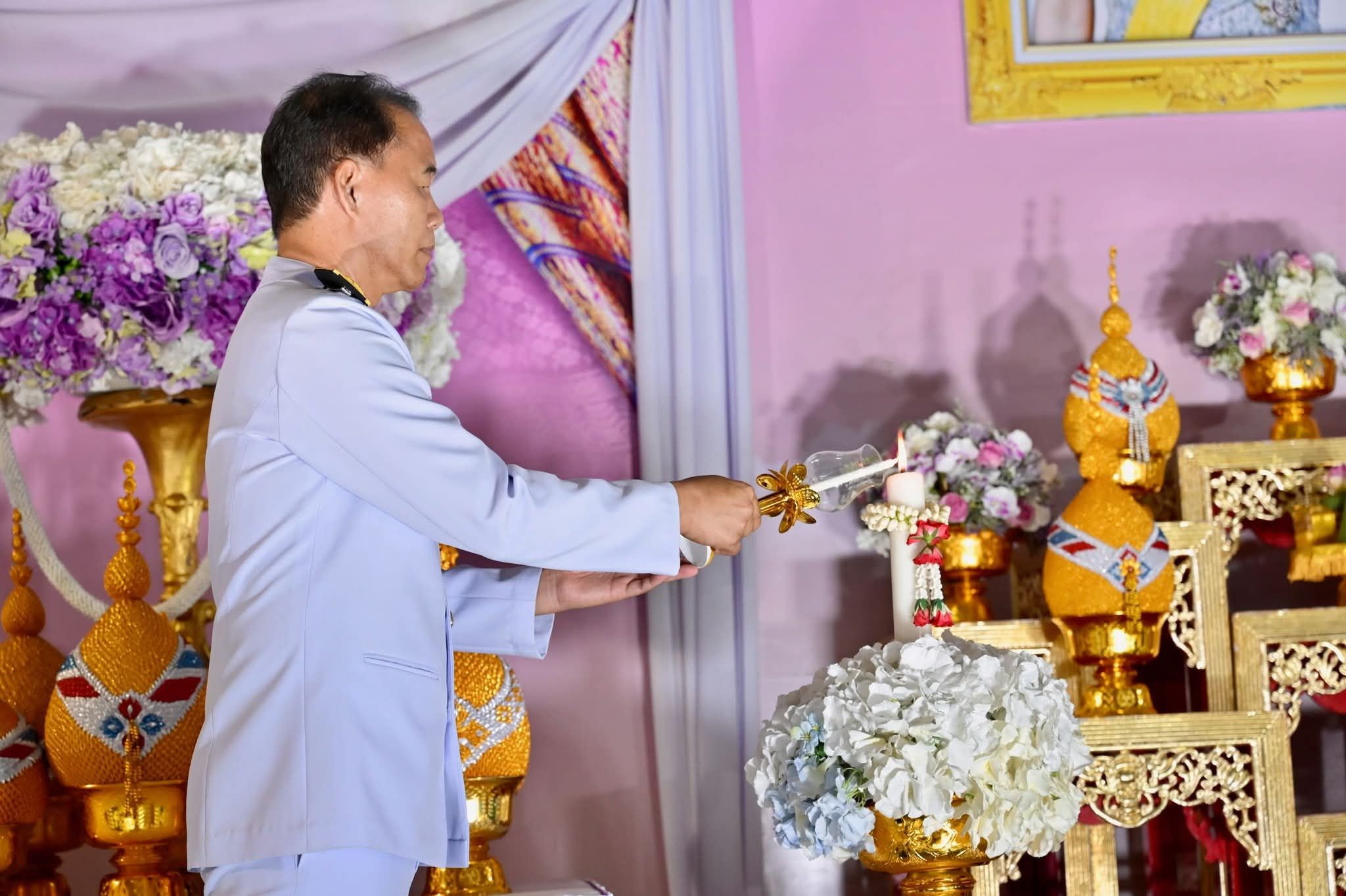 สพอ.บางแพ เข้าร่วมพิธีถวายเครื่องราชสักการะและวางพานพุ่ม และพิธีจุดเทียนถวายพระพรชัยมงคล เนื่องในโอกาสพระราชพิธีมหามงคลพระชนมพรรษา 4 รอบ สมเด็จพระนางเจ้าฯ พระบรมราชินี 3 มิถุนายน 2569
