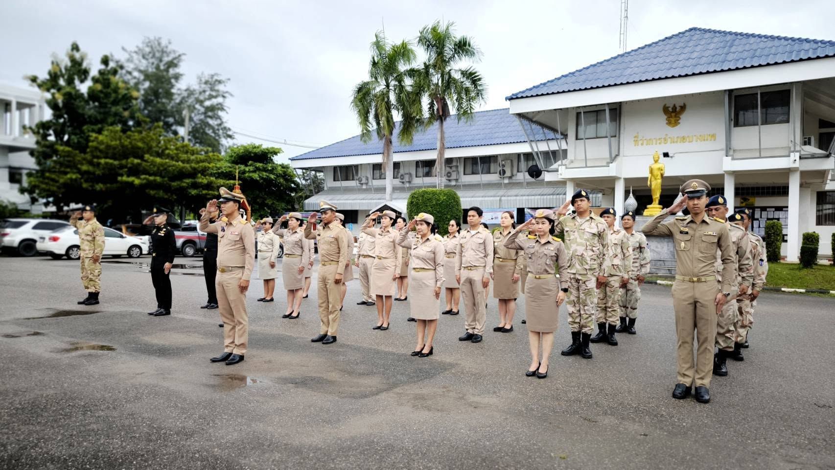สพอ.บางแพ ร่วมกิจกรรมเคารพธงชาติไทย และร้องเพลงชาติไทย เนื่องในวันพระราชทานธงชาติไทย ประจำปี 2569