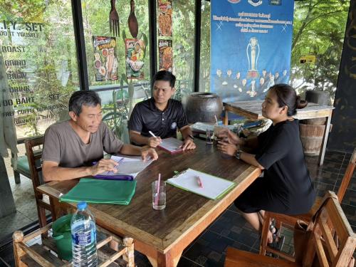 สพอ.บางแพ ร่วมประชุมเตรียมความพร้อมการจัดพิธีอัญเชิญเงินพระราชทานขวัญถุงกองทุนแม่ของแผ่นดินและพิธีแลกเงินพระราชทานขวัญถุงกองทุนแม่ของแผ่นดินบ้านดอนกลาง
